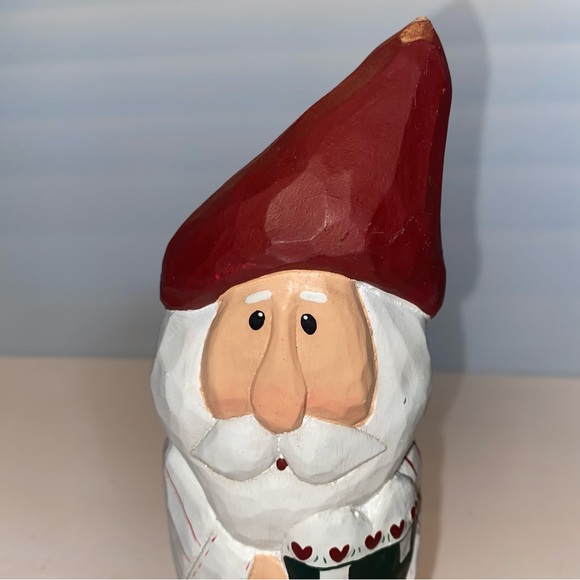 Midwest of Cannon Falls Folk Art Christmas Santa with Heart Figure 10" - Picture 2 of 8